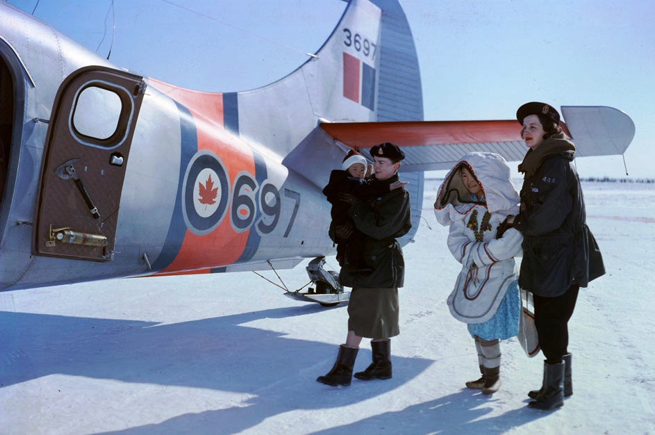 Nursing Sister at Fort Churchill, Manitoba, preparing to board an RCAF De Havilland Otter. (Library and Archives Canada Photo, MIKAN No. 4234435)