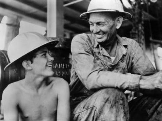 06-05-09 VIEW (Flaherty 1948) Louisiana Story pic 6