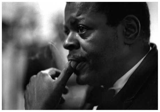 08-01-02 LISTN Envoie for Oscar Peterson pic 1