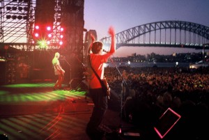 08-11-15 LISTN Item 20,000 Crowded House's Farewell to the World — Live from Sydney Opera House pic 1