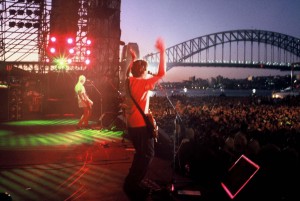 08-11-15 LISTN Item 20,000 Crowded House's Farewell to the World — Live from Sydney Opera House pic 1
