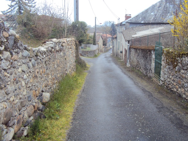 The road to the caves starting at Aventignan.