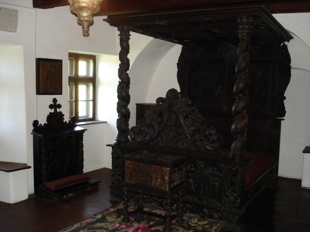 07-05-15 A Bran Castle Gallery pic 7