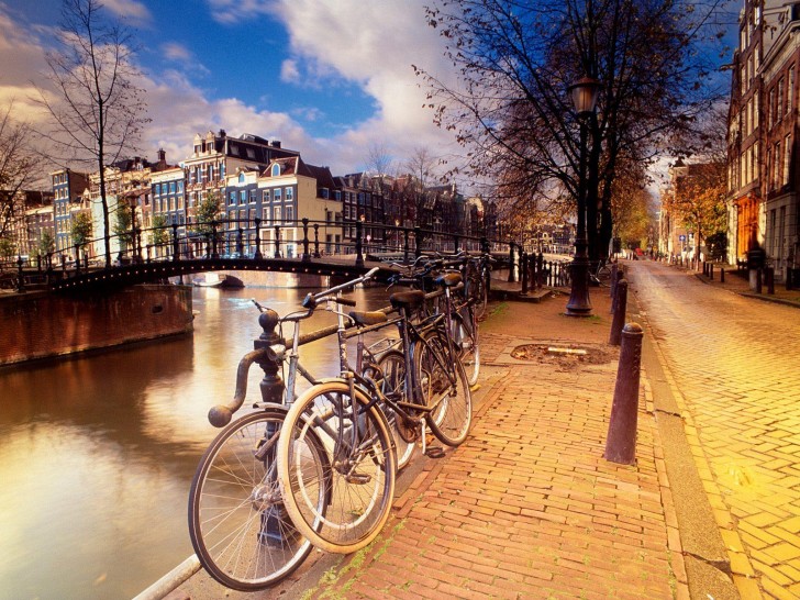10-05-01 BLOG Image of the month - Amsterdam
